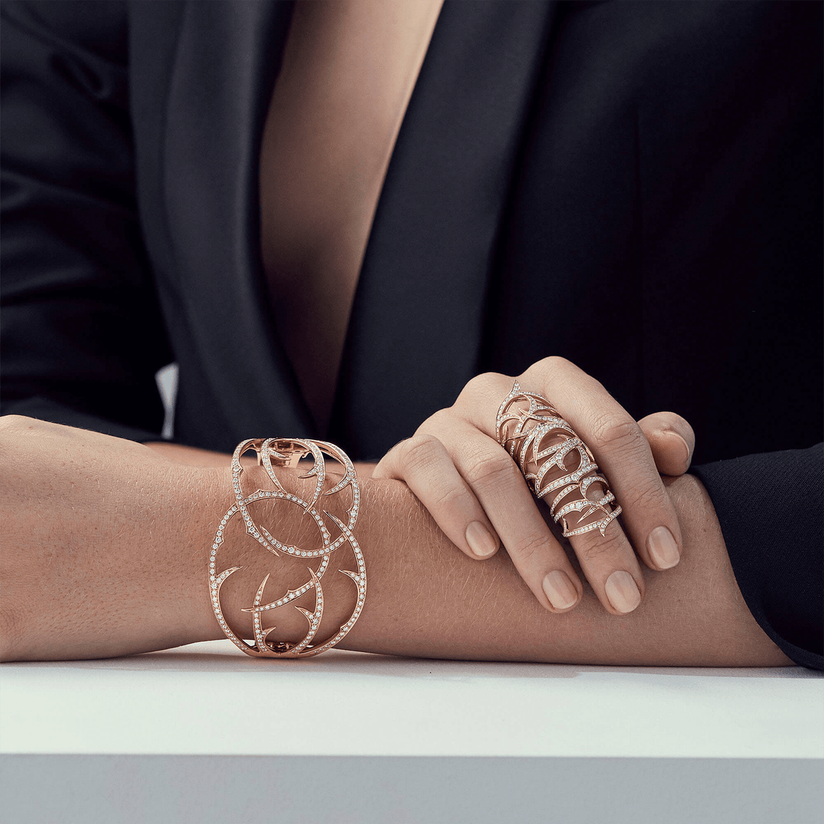 Thorn Long Finger Ring