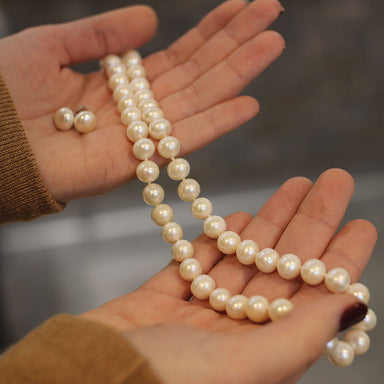 Freshwater Pearl Necklace & Earring Set